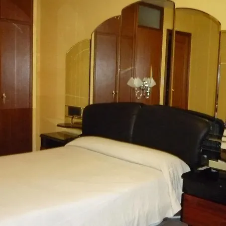 Szálloda Francisco Javier *