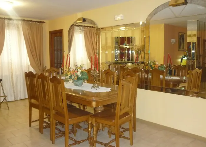 فندق Francisco Javier